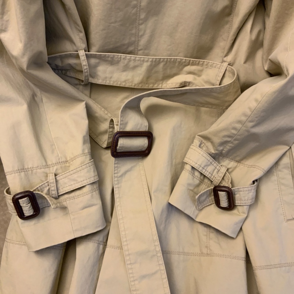 Zara trench coat - Spring essentials - Picture 3 of 3